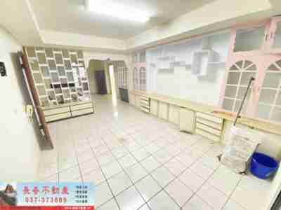 售5Y008僑育國小旁美公寓公寓298萬