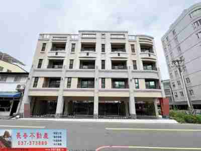 售苗栗縣苗栗市1G062北安街全新電梯店住店面2,786萬